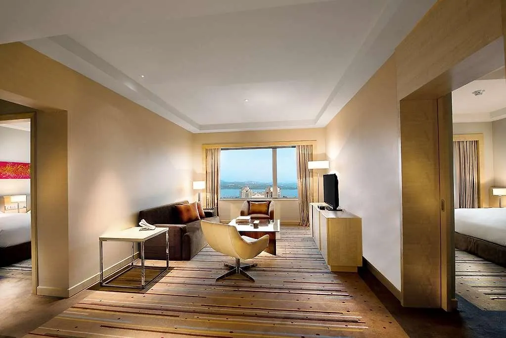 Hotel Doubletree By Hilton Johor Bahru 4*,